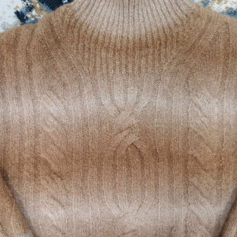 Banana Republic Tan Cream Italian Alpaca Yarn Cozy Cable Knit Sweater - W Size M - Picture 5 of 12